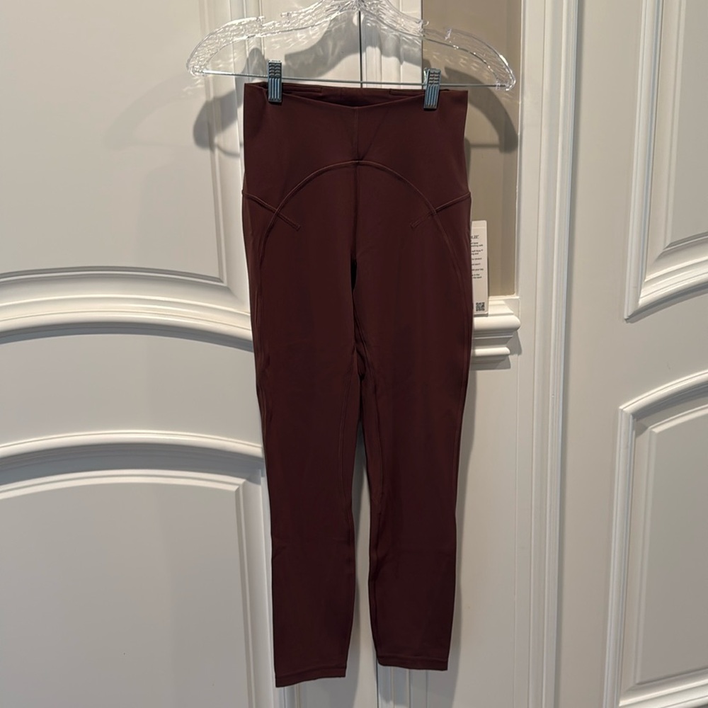 NWT. Lululemon HR Tight